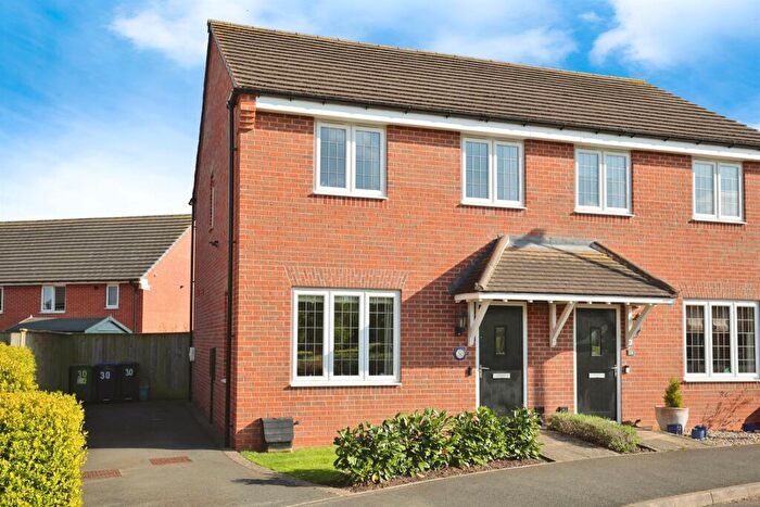 3 Bedroom Semi-Detached House For Sale In Underhill Way, Bishops Tachbrook, Leamington Spa, CV33