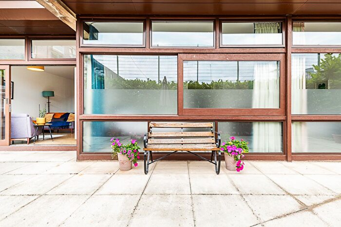 2 Bedroom Flat To Rent In Cabanel Place, London, SE11