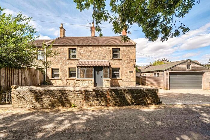 4 Bedroom Detached House For Sale In Chantry, Frome, BA11
