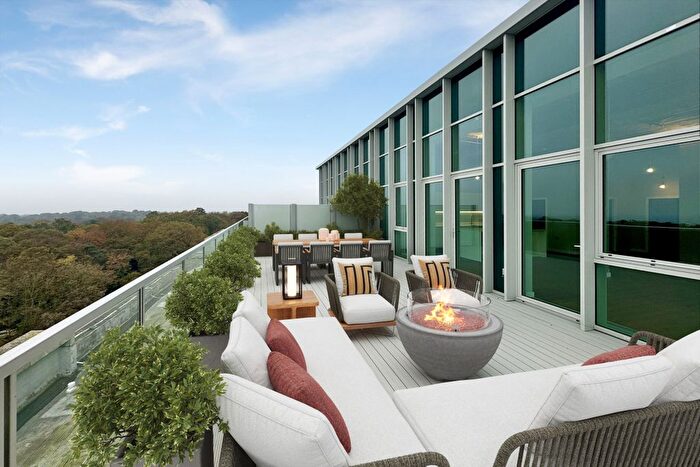 2 Bedroom Flat For Sale In Eagle Way, Great Warley, Brentwood, CM13