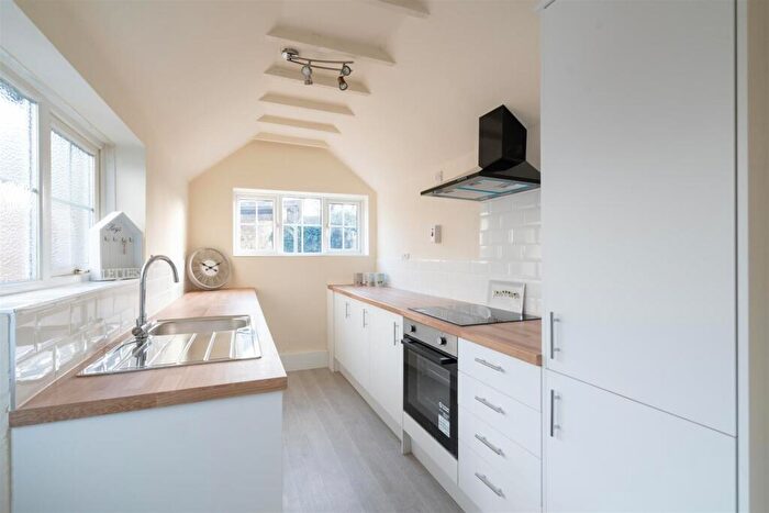 2 Bedroom End Of Terrace House To Rent In Lodge Road, Knowle, B93