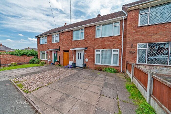 3 Bedroom Town House For Sale In Balmoral Close Walsall, WS4