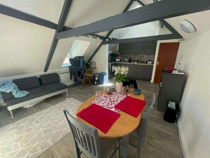 1 Bedroom House To Rent In King Sqaure, Bristol, BS2