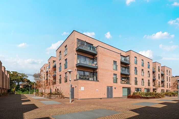 2 Bedroom Flat For Sale In Vinery Way, Hammersmith, London, W6