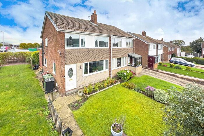 3 Bedroom Semi-Detached House For Sale In Scotchman Close, Morley, Leeds, West Yorkshire, LS27