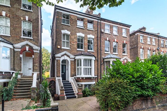 5 Bedroom End Of Terrace House For Sale In Hartham Road, Hillmarton Conservation Area, N7