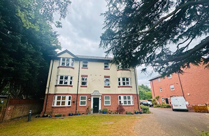 2 Bedroom Flat To Rent In Stoke Green, Coventry, West Midlands, CV3