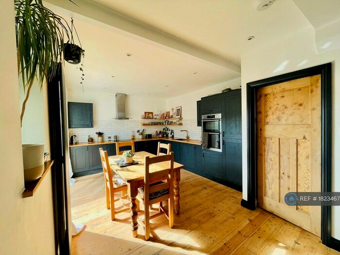 3 Bedroom Semi-Detached House To Rent In Ventnor Avenue, Bristol, BS5