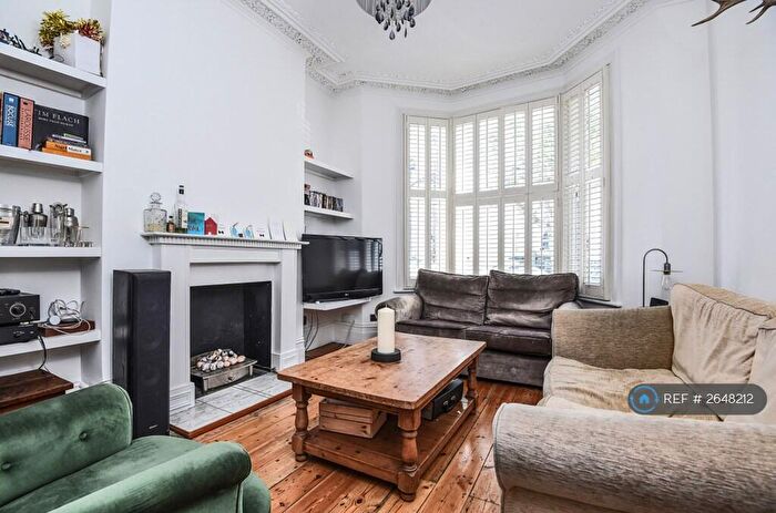 3 Bedroom Flat To Rent In Leathwaite Road, London, SW11