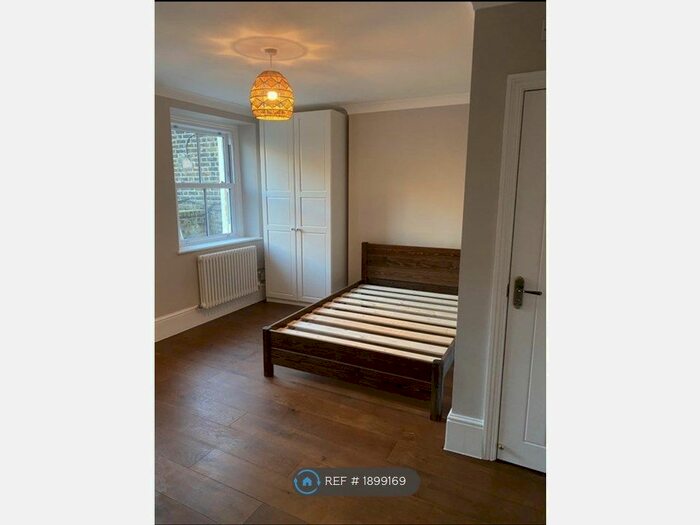 1 Bedroom Property To Rent In Lewisham Way, London, SE14