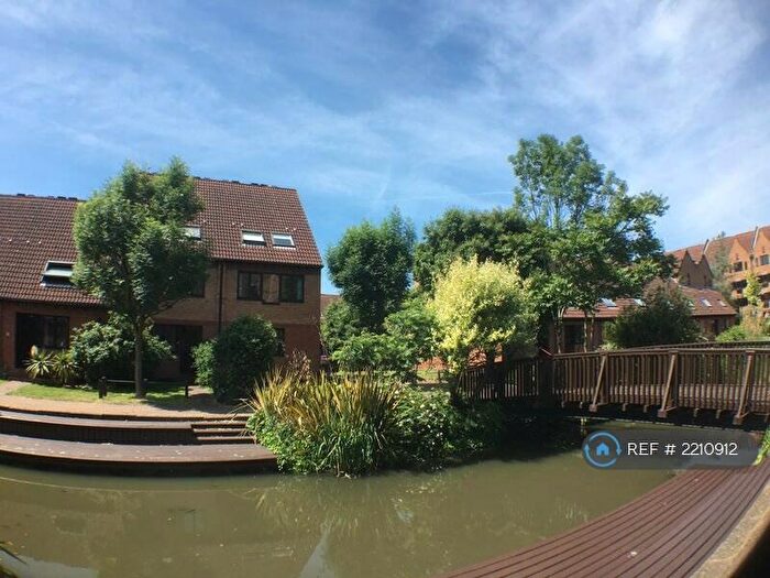 5 Bedroom Terraced House To Rent In Rotterdam Drive, London, E14