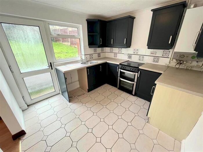 3 Bedroom Property To Rent In Cyncoed Close, Dunvant, Swansea, SA2