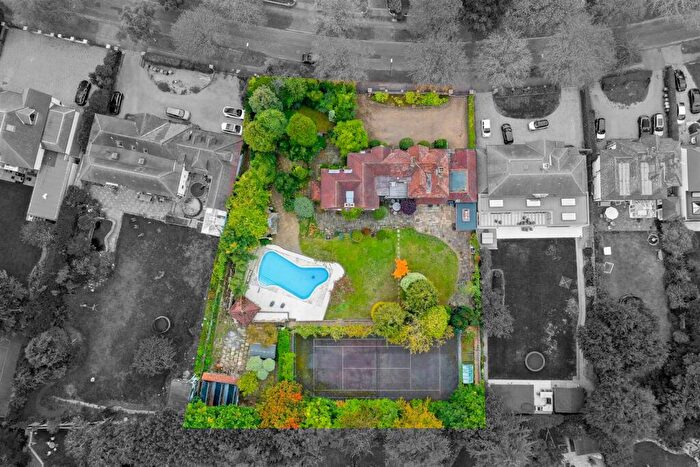 6 Bedroom Detached House For Sale In The Highway, South Sutton, SM2