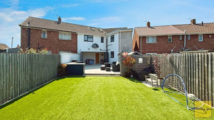 4 Bedroom Semi-detached House For Sale In Fanshawe Road, Hengrove, Bristol, BS14