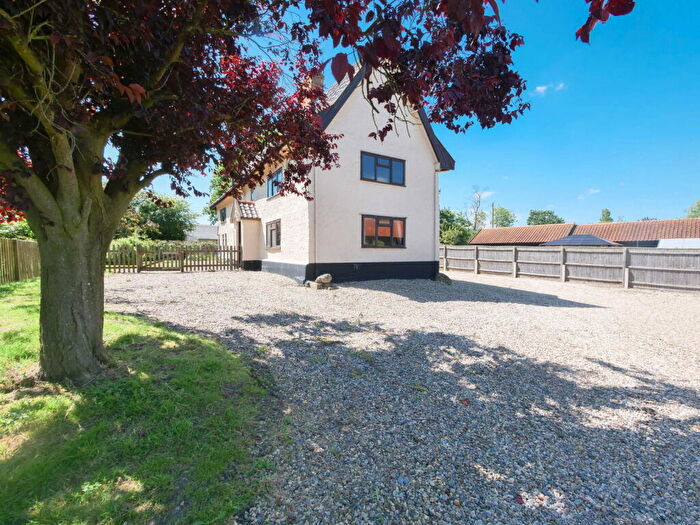 3 Bedroom Detached House For Sale In Messuage Farmhouse, Wilby, Suffolk, IP21