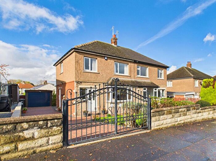 3 Bedroom Semi Detached House For Sale In Scholey Avenue, Rastrick, Brighouse, HD6