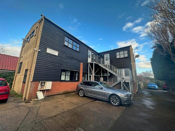 2 Bedroom Flat To Rent In High Street, Kelvedon, Colchester, CO5