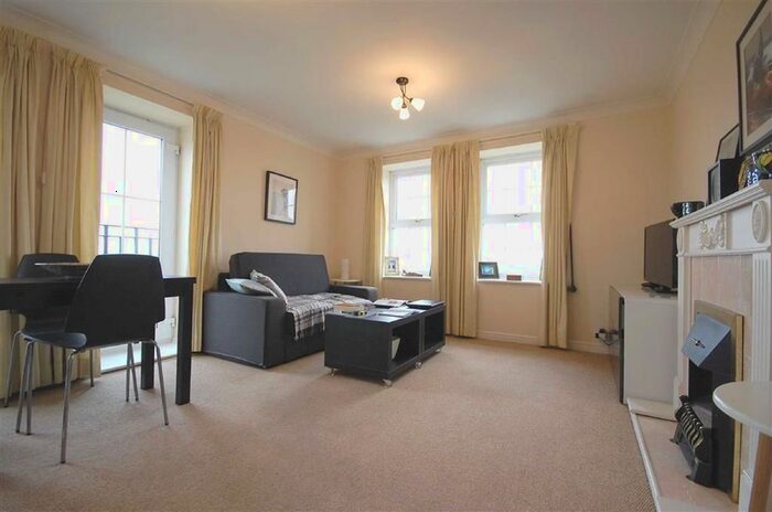 1 Bedroom Flat To Rent In Pembroke Road, Ruislip Manor, Ruislip HA4