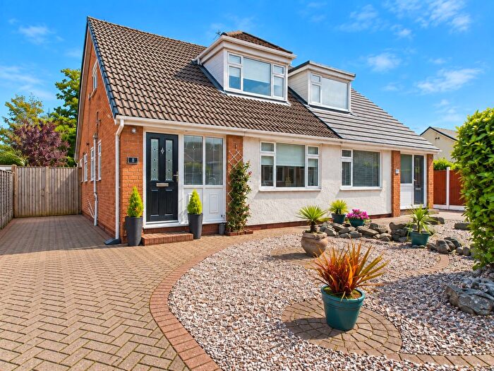 3 Bedroom Semi-Detached House For Sale In Heather Close, Formby, Merseyside, L37