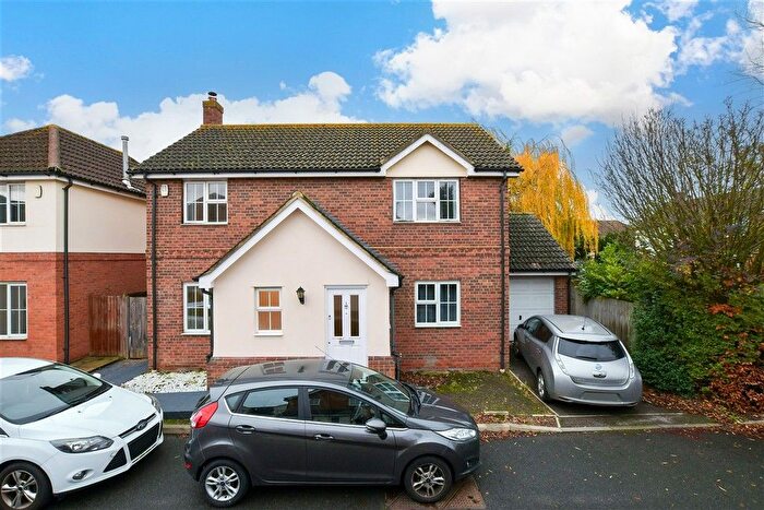 4 Bedroom Detached House For Sale In Burleigh Close, Romford, Essex, RM7