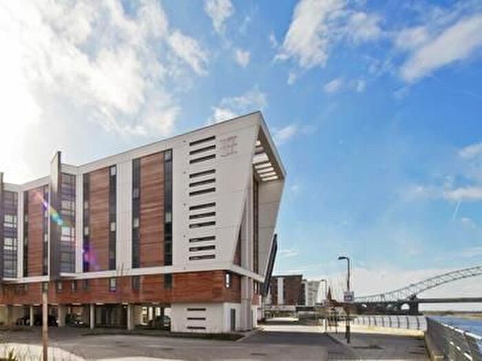 2 Bedroom Flat To Rent In The Decks, Runcorn, WA7