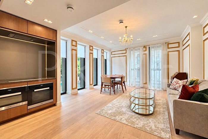 2 Bedroom Flat For Sale In Lincoln Square, Portugal Street, London, WC2A