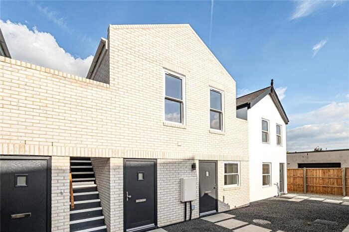 2 Bedroom Apartment To Rent In Portland Road, London, SE25