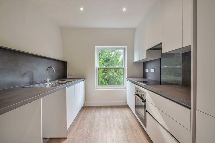 2 Bedroom Flat To Rent In St Cross, Winchester, SO23