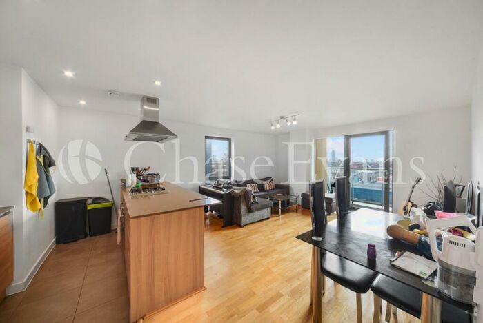 3 Bedroom Flat To Rent In Crowder Street, Tower Hill, London, E1