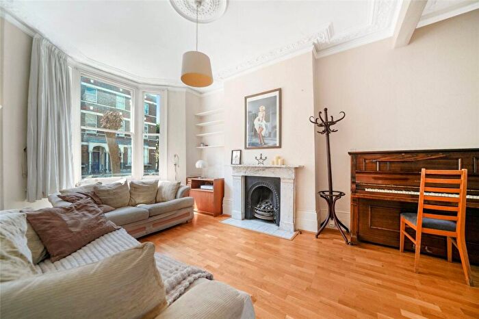 4 Bedroom House For Sale In Dunollie Road, London, NW5