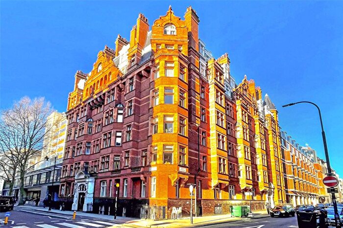 3 Bedroom Flat To Rent In Torrington Place, London, WC1E