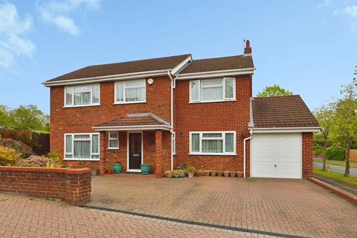 4 Bedroom Detached House For Sale In Tweed Drive, Bletchley, Milton Keynes, MK3