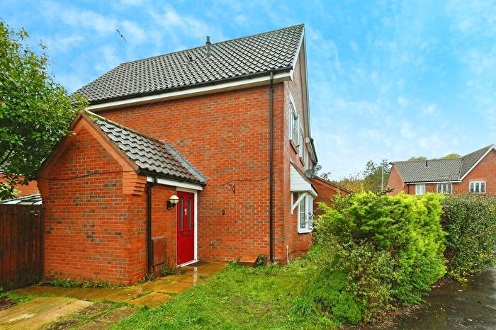 3 Bedroom Semi Detached House For Sale In Isabella Close, King's Lynn, PE30