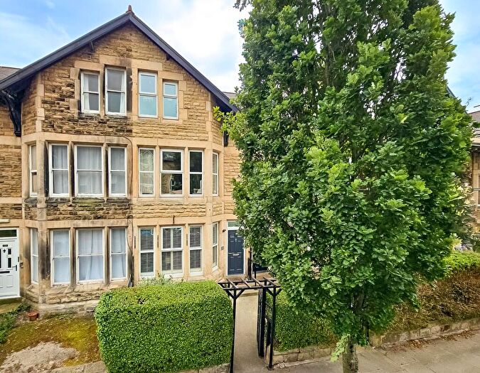 5 Bedroom Terraced House For Sale In Dragon Avenue, Harrogate, HG1