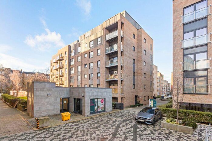 2 Bedroom Flat For Sale In / Shrubhill Walk, Leith Walk, Edinburgh, EH7