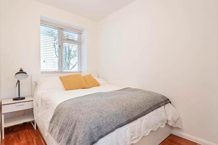 1 Bedroom Flat To Rent In St Peter's Street, Angel, London, N1