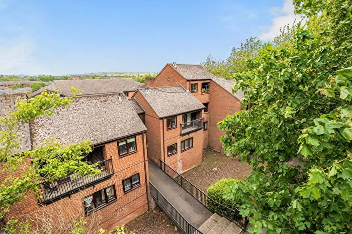 2 Bedroom Flat For Sale In Banbury, Oxfordshire, OX16