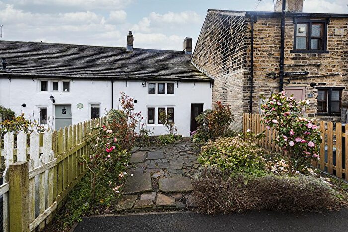 2 Bedroom Cottage For Sale In Shakespeare Buildings, Marsh, Huddersfield, HD1