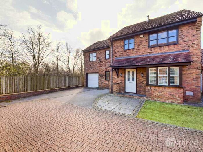 4 Bedroom Detached House To Rent In Bunsen Place, Shenley Lodge, MK5