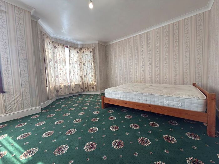 2 Bedroom Flat To Rent In London, E12