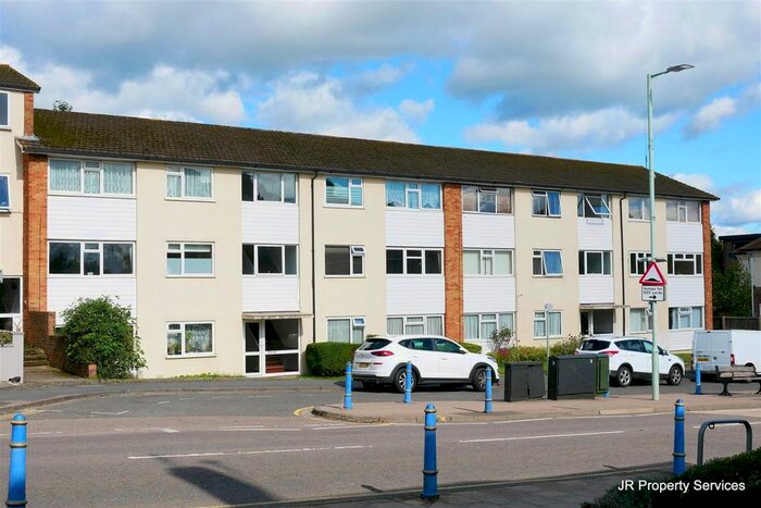 2 Bedroom Flat To Rent In Station Road, Cuffley, EN6