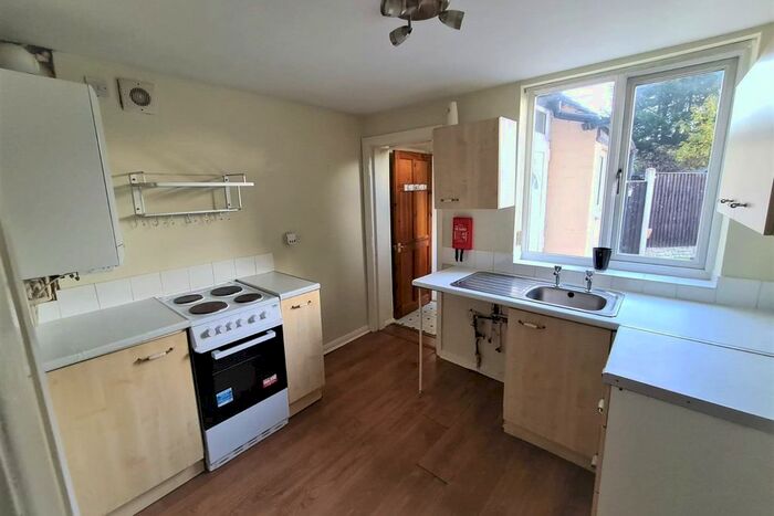 1 Bedroom Flat To Rent In 2A Tudor Road, Intake DN2