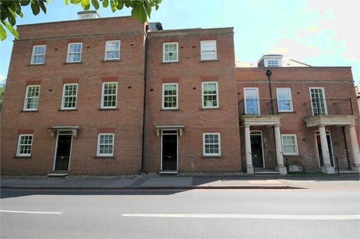 2 Bedroom Flat To Rent In Carshalton Park Road, Carshalton, SM5