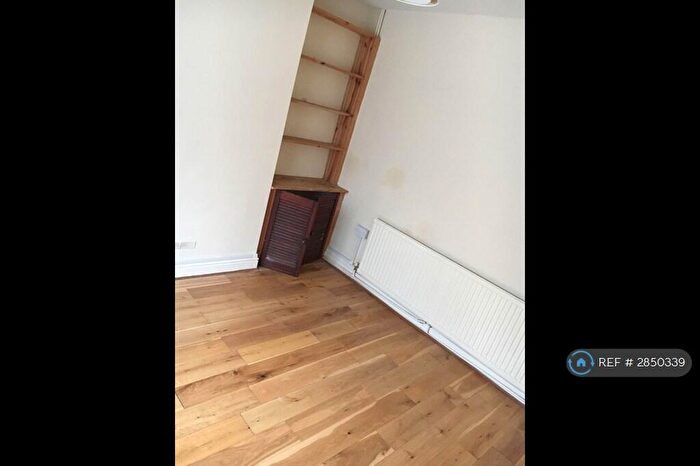 3 Bedroom Terraced House To Rent In Victoria Parade, Bristol, BS5
