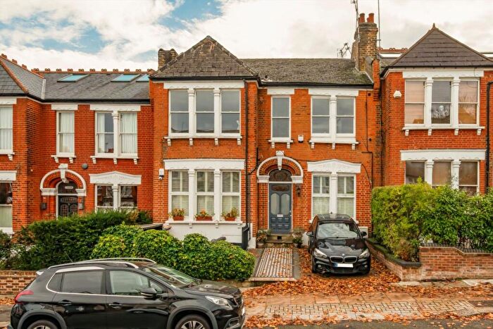3 Bedroom Flat For Sale In Muswell Road, London, N10