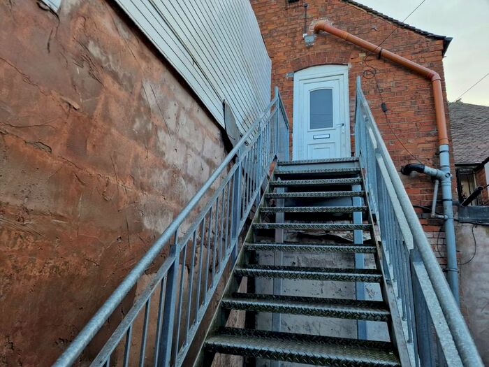 3 Bedroom Flat To Rent In Coventry Road, Birmingham, B25