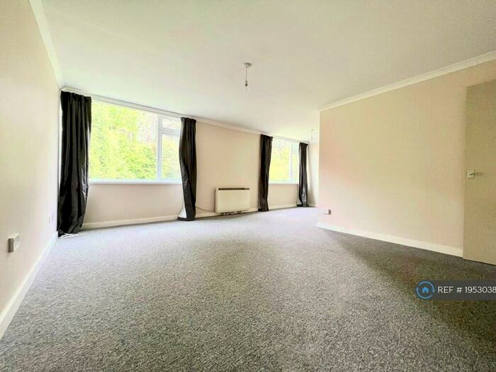 2 Bedroom Flat To Rent In Westacre Close, Bristol, BS10