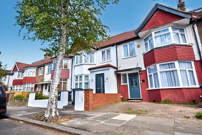 3 Bedroom Property To Rent In Court Way, Acton, Acton, W3