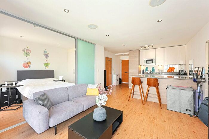 1 Bedroom Apartment For Sale In East Drive, Beaufort Park, Colindale, NW9