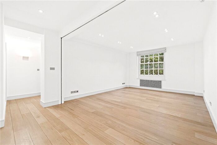 2 Bedroom Flat To Rent In Lowndes Square, Belgravia, London, SW1X